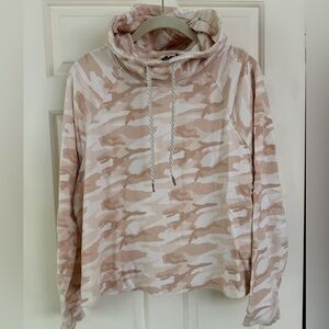 Vuori Camo Pullover Hoodie - Medium